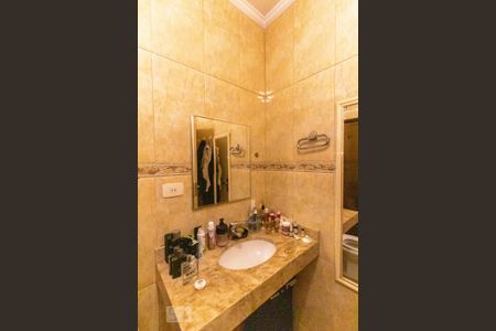Casa de condomínio para alugar com 500m², 4 quartos e 4 vagas Casa de condomínio para alugar com 500m², 4 quartos e 4 vagasBanheiro da Suíte 3