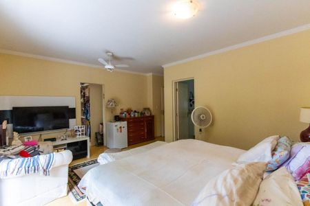 Casa de condomínio para alugar com 500m², 4 quartos e 4 vagas Casa de condomínio para alugar com 500m², 4 quartos e 4 vagasSuíte 4