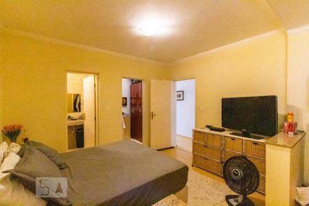 Casa de condomínio para alugar com 500m², 4 quartos e 4 vagas Casa de condomínio para alugar com 500m², 4 quartos e 4 vagasSuíte 3