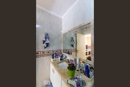 Casa de condomínio para alugar com 500m², 4 quartos e 4 vagas Casa de condomínio para alugar com 500m², 4 quartos e 4 vagasBanheiro da Suíte 4