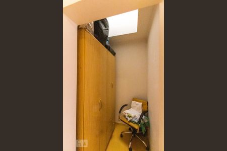 Casa de condomínio para alugar com 500m², 4 quartos e 4 vagas Casa de condomínio para alugar com 500m², 4 quartos e 4 vagasCloset da Suíte 2
