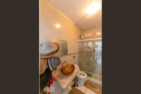 Casa de condomínio para alugar com 500m², 4 quartos e 4 vagas Casa de condomínio para alugar com 500m², 4 quartos e 4 vagasBanheiro da Piscina e Churrasqueira