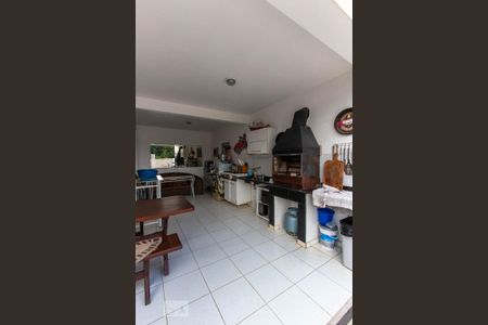Casa de condomínio para alugar com 500m², 4 quartos e 4 vagas Casa de condomínio para alugar com 500m², 4 quartos e 4 vagasChurrasqueira