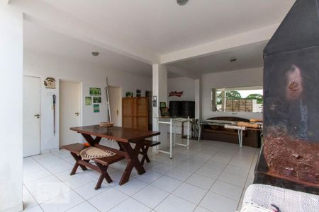 Casa de condomínio para alugar com 500m², 4 quartos e 4 vagas Casa de condomínio para alugar com 500m², 4 quartos e 4 vagasChurrasqueira