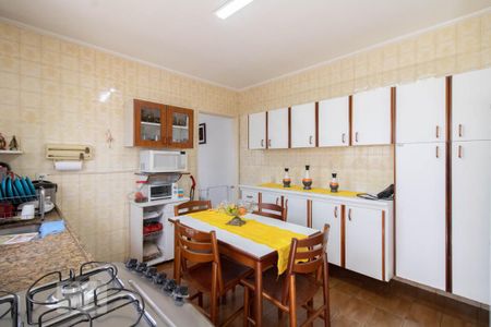 Casa à venda com 200m², 3 quartos e 2 vagas Casa à venda com 200m², 3 quartos e 2 vagasCozinha