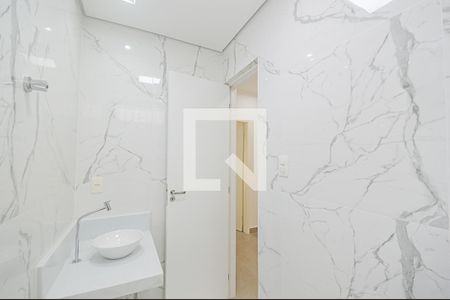 Casa à venda com 180m², 3 quartos e 2 vagasBanheiro