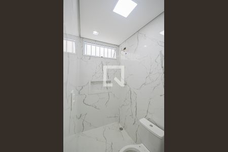 Casa à venda com 180m², 3 quartos e 2 vagasBanheiro