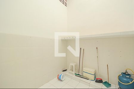 Casa à venda com 180m², 3 quartos e 2 vagasÁrea de Serviço