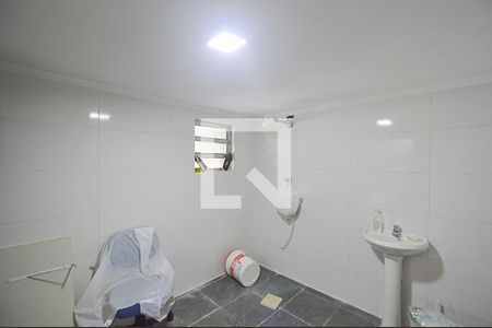 Casa à venda com 180m², 3 quartos e 2 vagasBanheiro de serviço