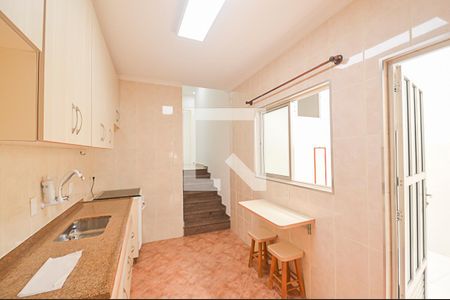 Casa à venda com 180m², 3 quartos e 2 vagasCozinha