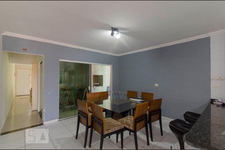 Casa à venda com 459m², 3 quartos e 6 vagas Casa à venda com 459m², 3 quartos e 6 vagasSala de Jantar e Cozinha