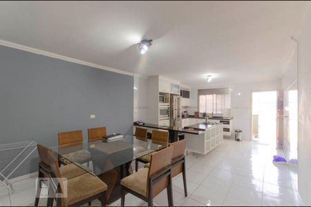 Casa à venda com 459m², 3 quartos e 6 vagas Casa à venda com 459m², 3 quartos e 6 vagasSala de Jantar e Cozinha