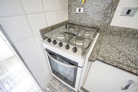 Apartamento à venda com 53m², 2 quartos e 2 vagasFogão