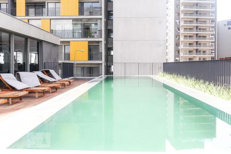 Studio à venda com 24m², 1 quarto e sem vaga Studio à venda com 24m², 1 quarto e sem vagaÁrea comum - Piscina