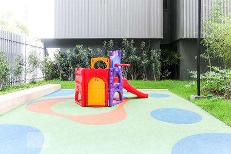Studio à venda com 24m², 1 quarto e sem vaga Studio à venda com 24m², 1 quarto e sem vagaÁrea Comum - Playground