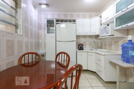 Casa à venda com 110m², 3 quartos e 2 vagas Casa à venda com 110m², 3 quartos e 2 vagasCozinha