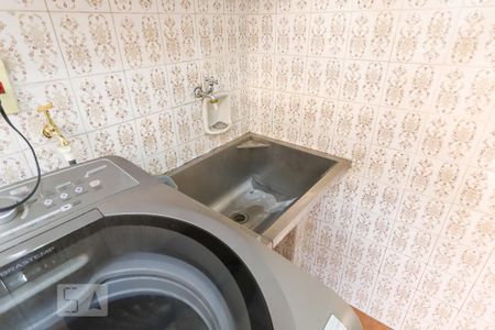 Casa à venda com 110m², 3 quartos e 2 vagas Casa à venda com 110m², 3 quartos e 2 vagasLavanderia