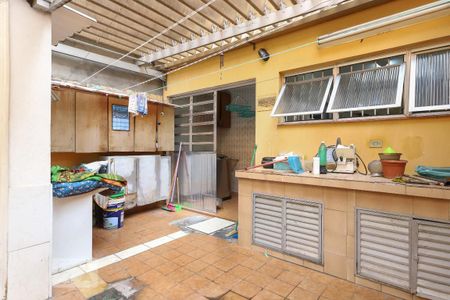 Casa à venda com 110m², 3 quartos e 2 vagas Casa à venda com 110m², 3 quartos e 2 vagasQuintal