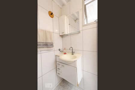 Casa à venda com 110m², 3 quartos e 2 vagas Casa à venda com 110m², 3 quartos e 2 vagasBanheiro 1