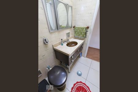 Casa à venda com 110m², 3 quartos e 2 vagas Casa à venda com 110m², 3 quartos e 2 vagasBanheiro 2