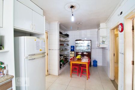 Casa à venda com 450m², 5 quartos e 6 vagas Casa à venda com 450m², 5 quartos e 6 vagasCozinha