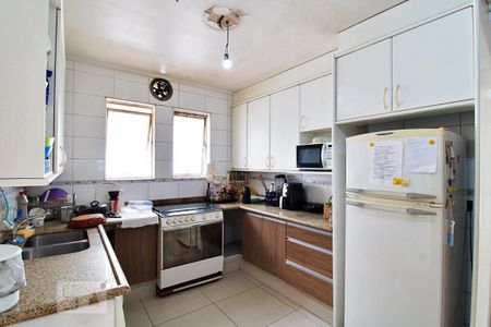 Casa à venda com 450m², 5 quartos e 6 vagas Casa à venda com 450m², 5 quartos e 6 vagasCozinha