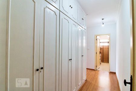 Casa à venda com 450m², 5 quartos e 6 vagas Casa à venda com 450m², 5 quartos e 6 vagasSuíte