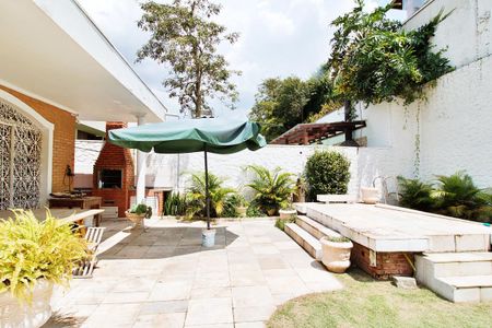 Casa à venda com 450m², 5 quartos e 6 vagas Casa à venda com 450m², 5 quartos e 6 vagasÁrea Externa