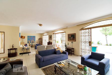 Sala de casa à venda com 5 quartos, 450m² em Jardim Leonor, São Paulo