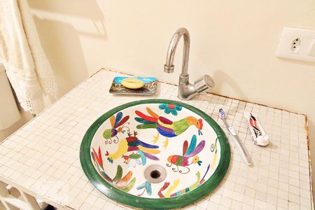 Casa à venda com 450m², 5 quartos e 6 vagas Casa à venda com 450m², 5 quartos e 6 vagasBanheiro