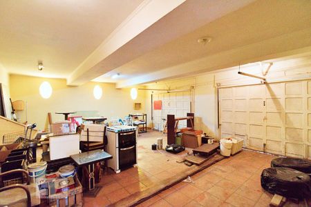 Casa à venda com 450m², 5 quartos e 6 vagas Casa à venda com 450m², 5 quartos e 6 vagasGaragem