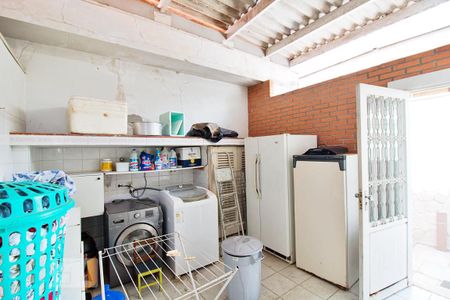 Casa à venda com 450m², 5 quartos e 6 vagas Casa à venda com 450m², 5 quartos e 6 vagasÁrea de Serviço