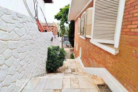 Casa à venda com 450m², 5 quartos e 6 vagas Casa à venda com 450m², 5 quartos e 6 vagasÁrea Externa