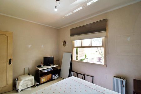 Casa à venda com 450m², 5 quartos e 6 vagas Casa à venda com 450m², 5 quartos e 6 vagasQuarto 2