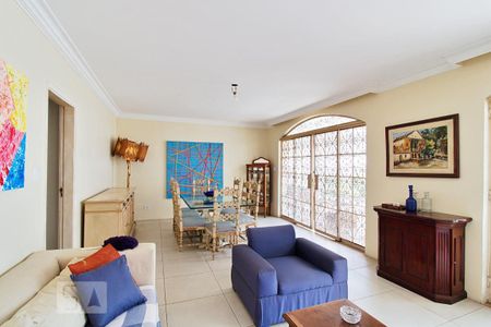 Sala de casa à venda com 5 quartos, 450m² em Jardim Leonor, São Paulo