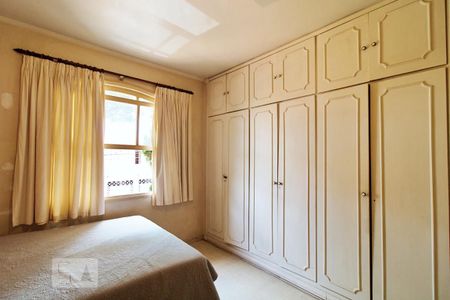 Casa à venda com 450m², 5 quartos e 6 vagas Casa à venda com 450m², 5 quartos e 6 vagasQuarto 3