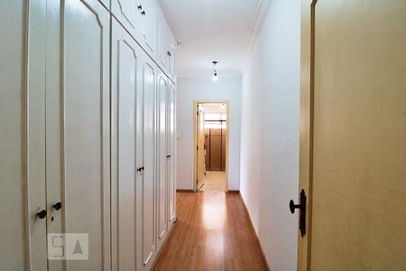 Suíte  de casa à venda com 5 quartos, 450m² em Jardim Leonor, São Paulo