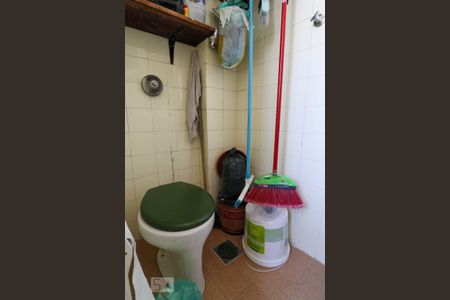 Apartamento à venda com 85m², 2 quartos e 2 vagasBanheiro de Serviço