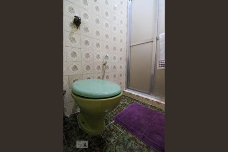 Apartamento à venda com 85m², 2 quartos e 2 vagasBanheiro da Suíte