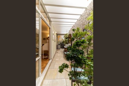 Casa à venda com 400m², 3 quartos e 2 vagas Casa à venda com 400m², 3 quartos e 2 vagasJardim de inverno