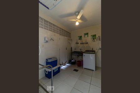 Casa à venda com 400m², 3 quartos e 2 vagas Casa à venda com 400m², 3 quartos e 2 vagasÁrea de Serviço 3