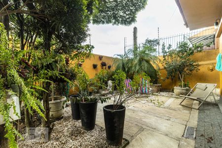 Casa à venda com 400m², 3 quartos e 2 vagas Casa à venda com 400m², 3 quartos e 2 vagasJardim