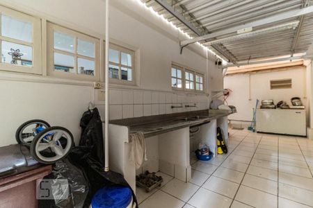 Casa à venda com 400m², 3 quartos e 2 vagas Casa à venda com 400m², 3 quartos e 2 vagasÁrea de serviço 2