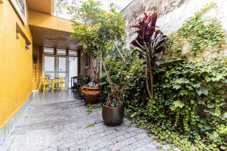 Casa à venda com 400m², 3 quartos e 2 vagas Casa à venda com 400m², 3 quartos e 2 vagasGaragem