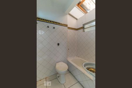 Casa à venda com 400m², 3 quartos e 2 vagas Casa à venda com 400m², 3 quartos e 2 vagasBanheiro de seviço 1