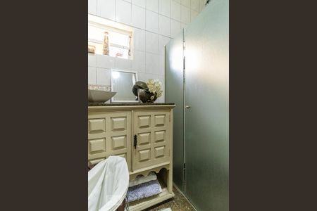 Casa à venda com 400m², 3 quartos e 2 vagas Casa à venda com 400m², 3 quartos e 2 vagasBanheiro 1