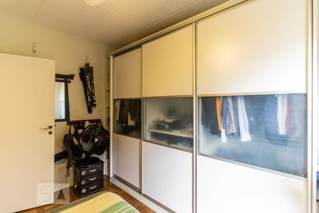 Casa à venda com 400m², 3 quartos e 2 vagas Casa à venda com 400m², 3 quartos e 2 vagasQuarto 2