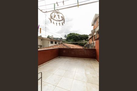 Casa à venda com 400m², 3 quartos e 2 vagas Casa à venda com 400m², 3 quartos e 2 vagasTerraço