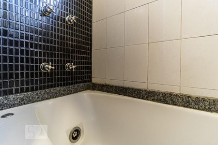 Casa à venda com 400m², 3 quartos e 2 vagas Casa à venda com 400m², 3 quartos e 2 vagasBanheiro 2