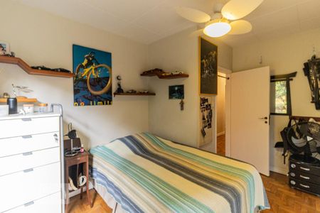 Casa à venda com 400m², 3 quartos e 2 vagas Casa à venda com 400m², 3 quartos e 2 vagasQuarto 2